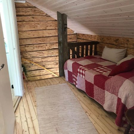 Mysig Lantlig Stuga, Nycklaroer Korsberga Esterno foto